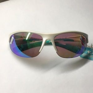 Women’s white until sport sunglasses 60115